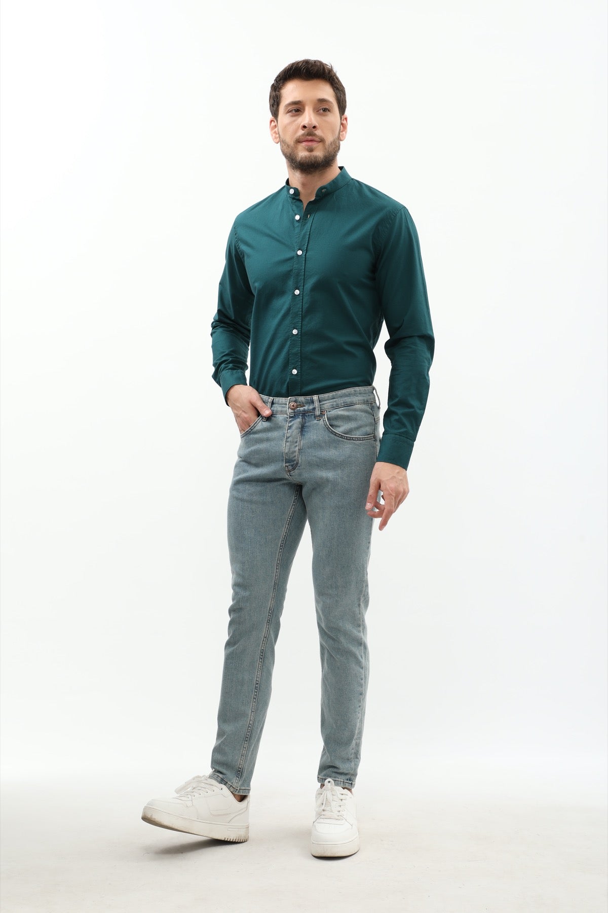 جينز Slim Fit من DNM UNITED - لون أزرق فاتح باهت