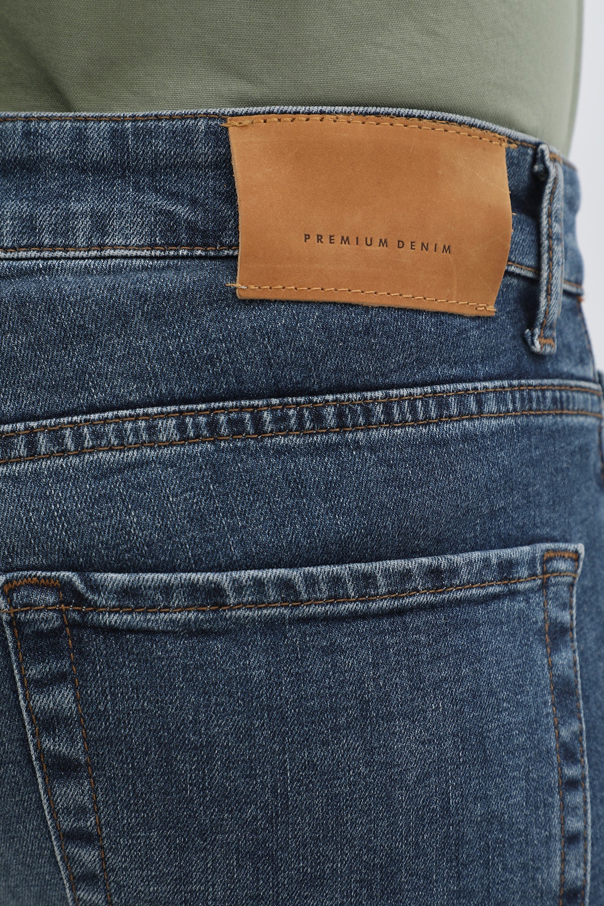 جينز Comfort Fit من JEANSPRO - لون أزرق كلاسيكي