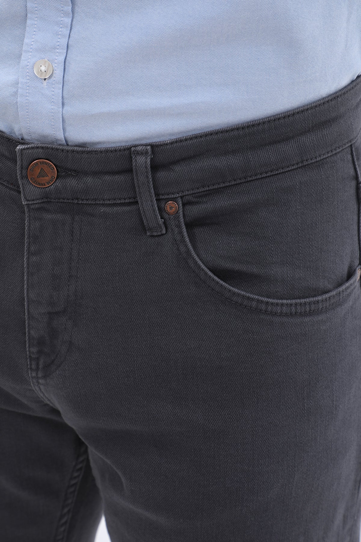 جينز Comfort Fit من DNM UNITED - لون رمادي غامق