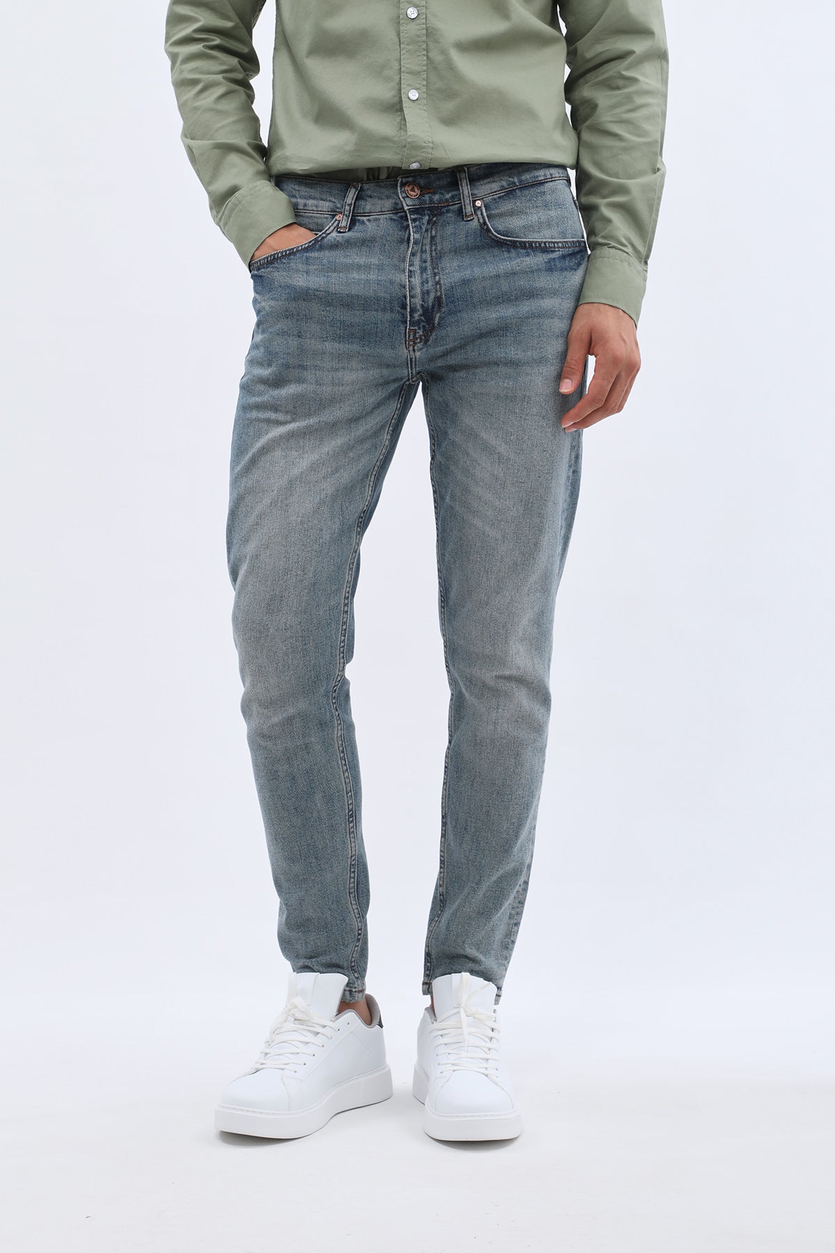 DNM UNITED Boyfriend Slim Fit Jeans - Light Blue