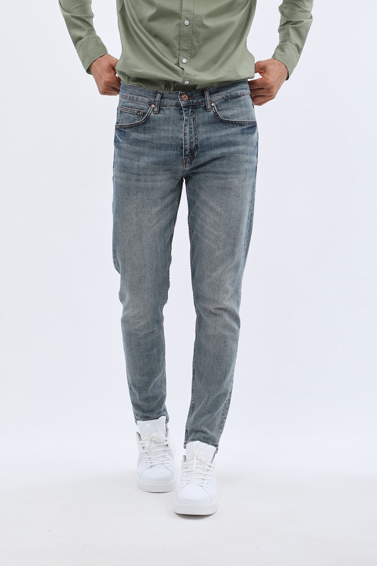 DNM UNITED Boyfriend Slim Fit Jeans - Light Blue