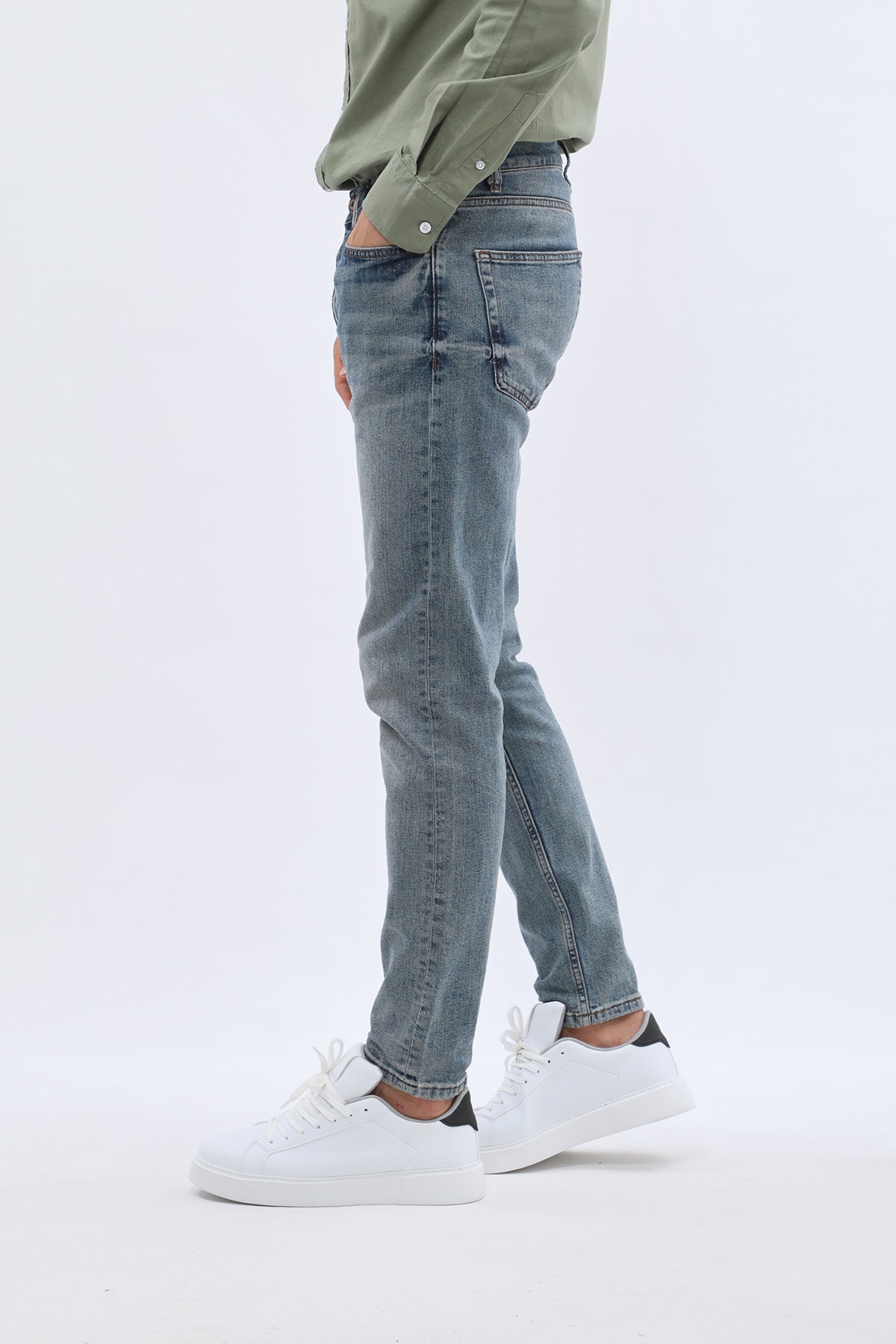 DNM UNITED Boyfriend Slim Fit Jeans - Light Blue