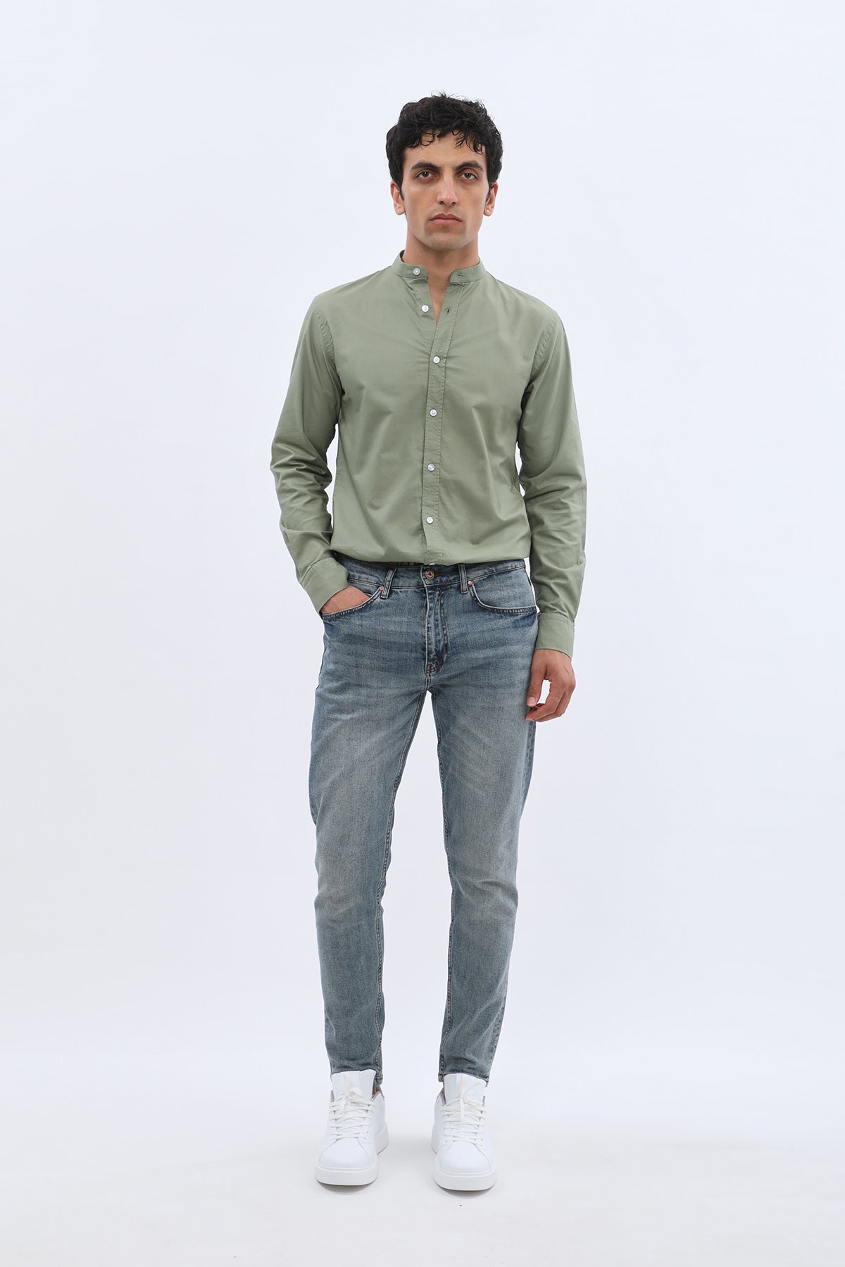 جينز Boyfriend Slim Fit من DNM UNITED - لون أزرق فاتح