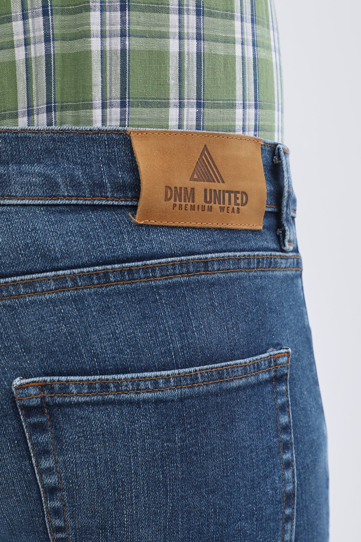 DNM UNITED Boyfriend Slim Fit Jeans - Mid-Wash Blue