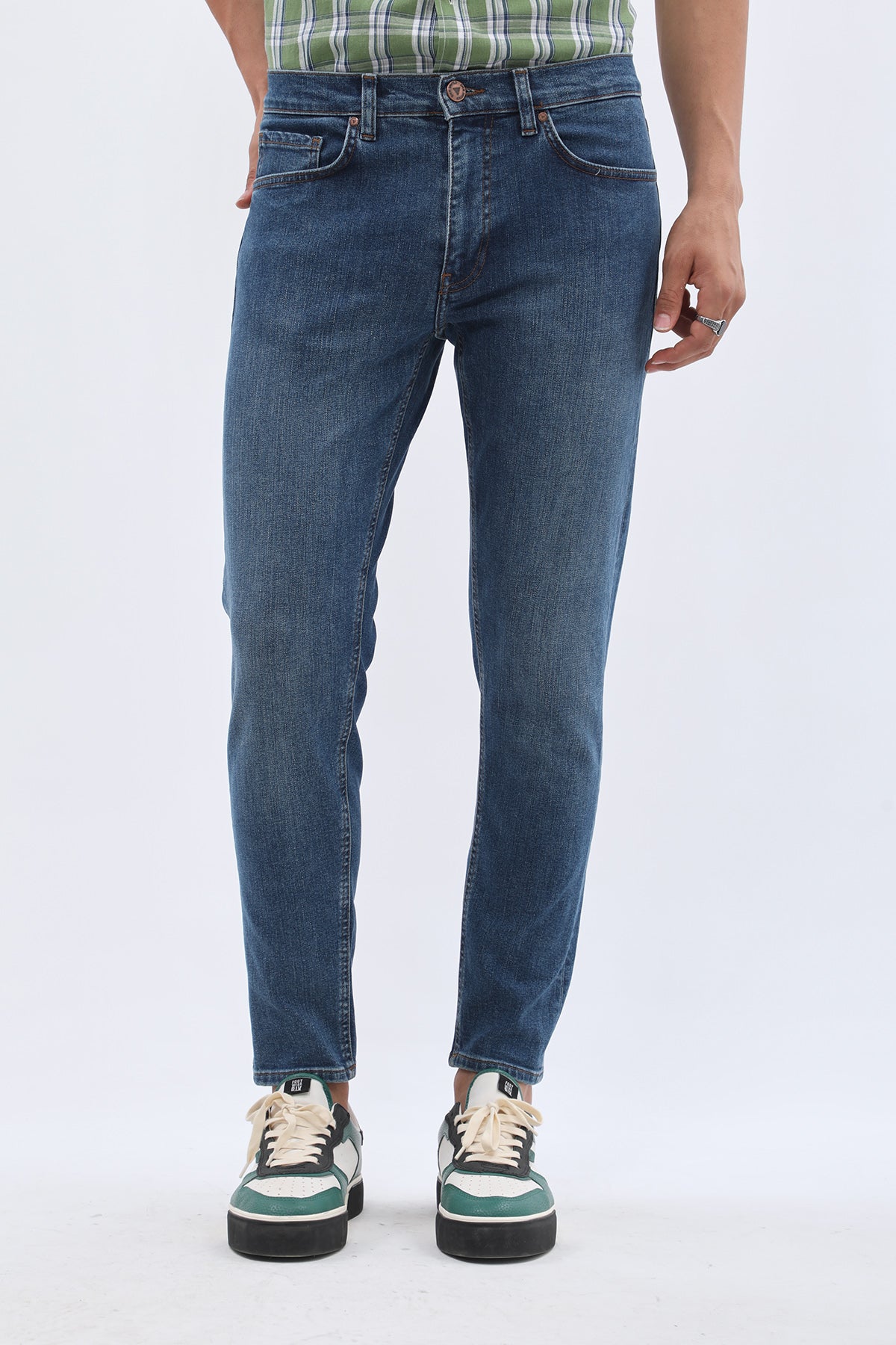 DNM UNITED Boyfriend Slim Fit Jeans - Mid-Wash Blue