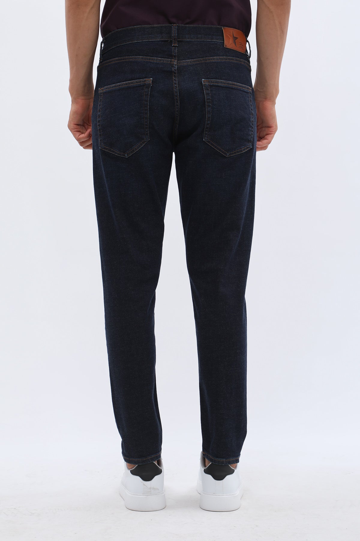 جينز Boyfriend Slim Fit من JEANSPRO - لون كحلي كلاسيك