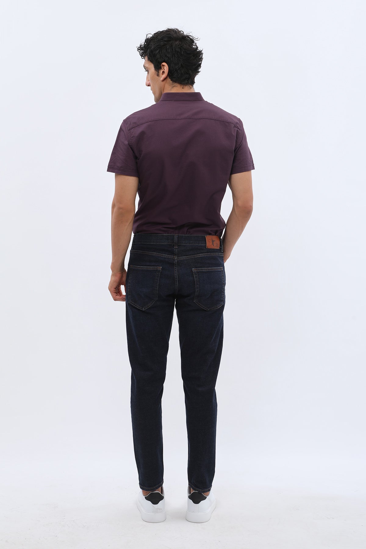 جينز Boyfriend Slim Fit من JEANSPRO - لون كحلي كلاسيك