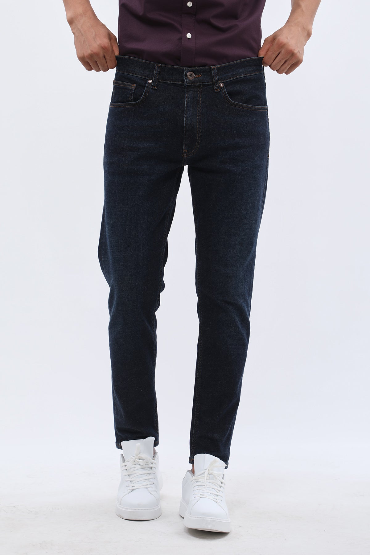 جينز Boyfriend Slim Fit من JEANSPRO - لون كحلي كلاسيك