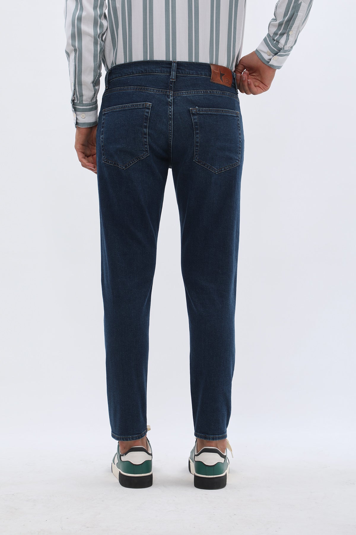 جينز Boyfriend Slim Fit من JEANSPRO - لون أزرق داكن