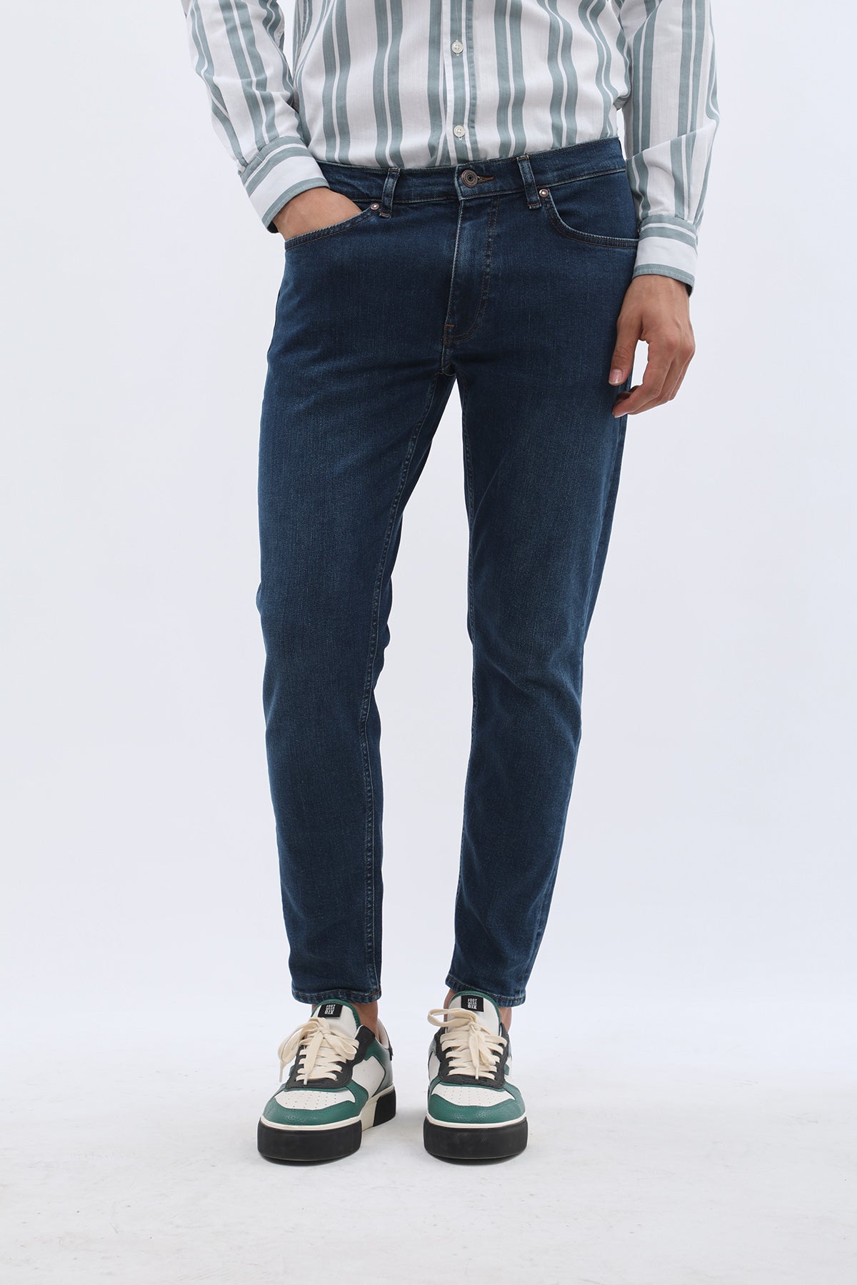 جينز Boyfriend Slim Fit من JEANSPRO - لون أزرق داكن