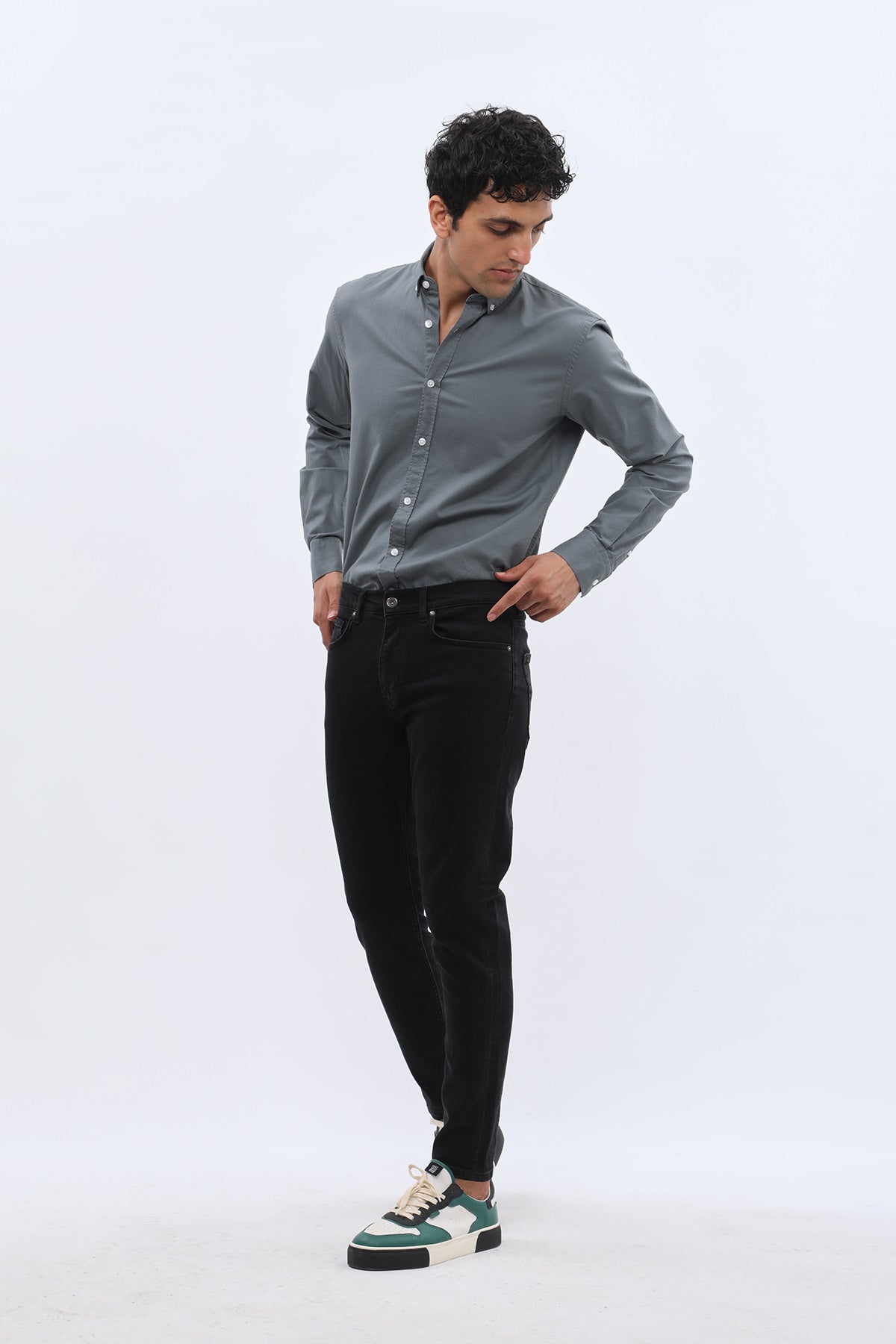 جينز Boyfriend Slim Fit من JEANSPRO - لون أسود كاربوني