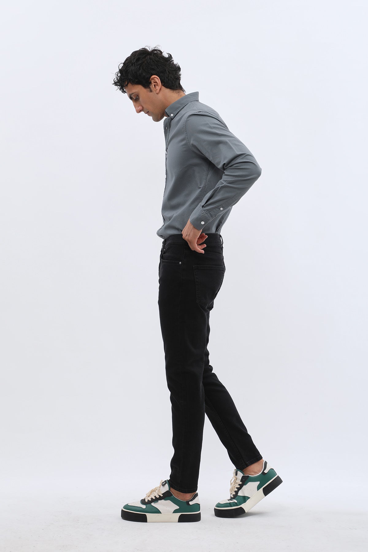 جينز Boyfriend Slim Fit من JEANSPRO - لون أسود كاربوني