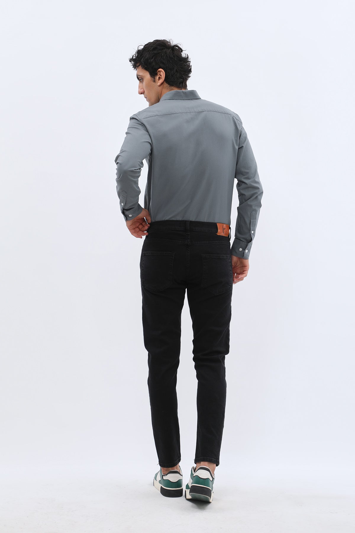 جينز Boyfriend Slim Fit من JEANSPRO - لون أسود كاربوني