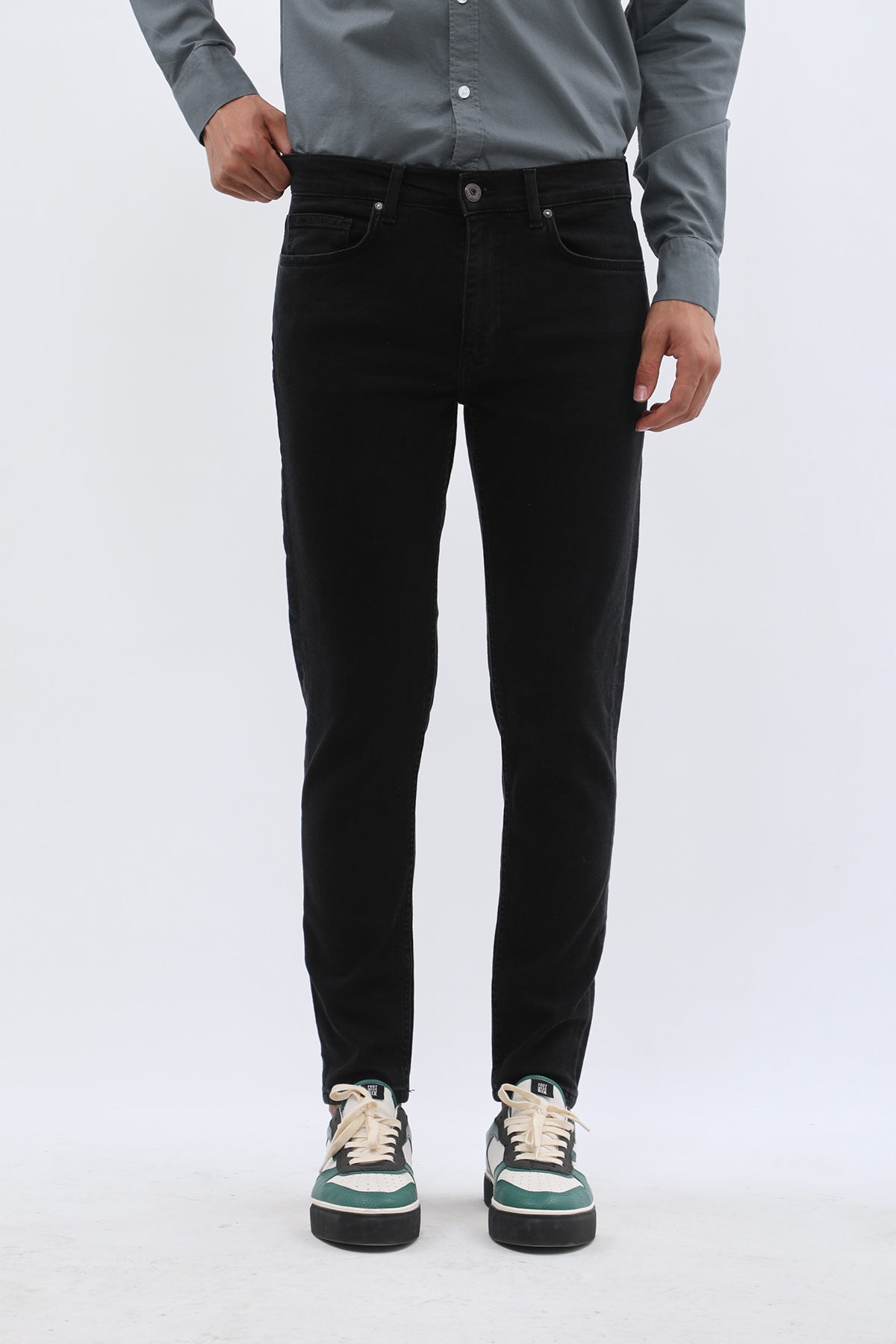 جينز Boyfriend Slim Fit من JEANSPRO - لون أسود كاربوني