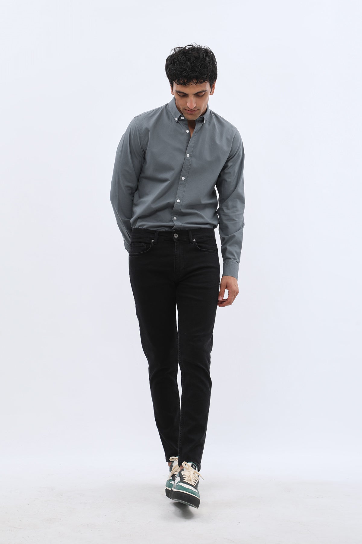 جينز Boyfriend Slim Fit من JEANSPRO - لون أسود كاربوني