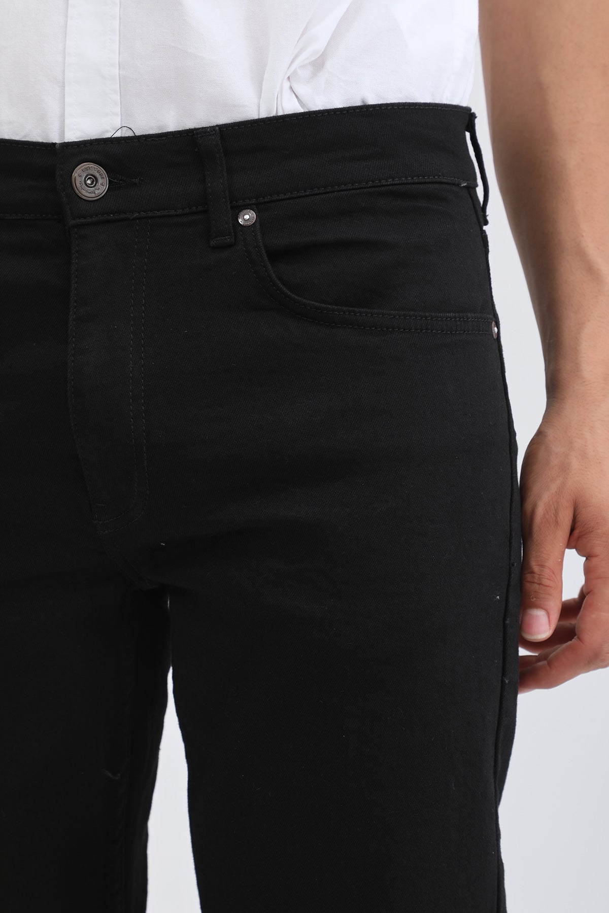 جينز Boyfriend Slim Fit من JEANSPRO - لون أسود داكن