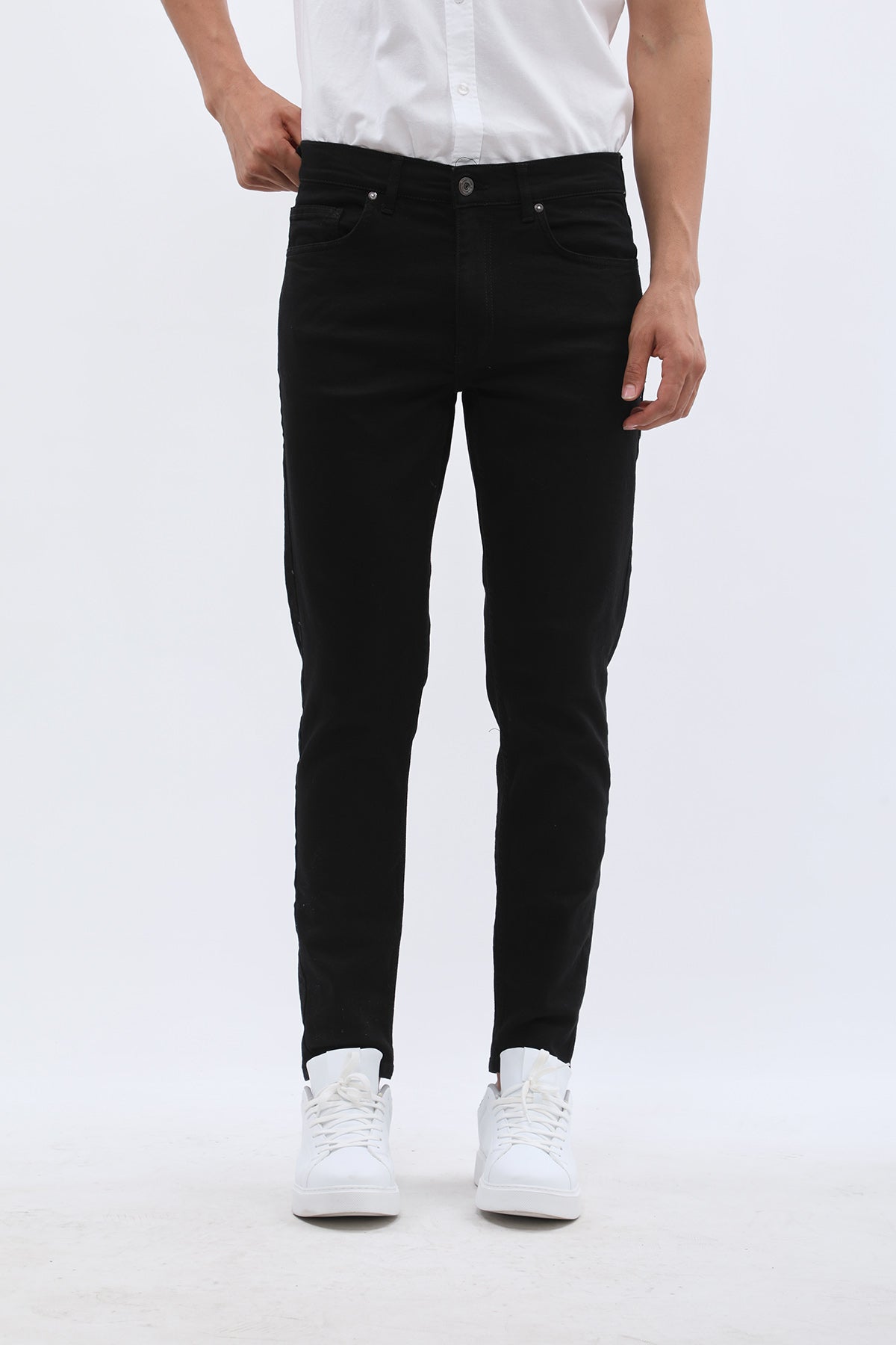 جينز Boyfriend Slim Fit من JEANSPRO - لون أسود داكن