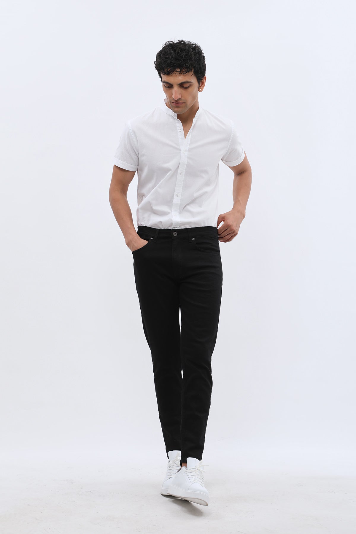 جينز Boyfriend Slim Fit من JEANSPRO - لون أسود داكن