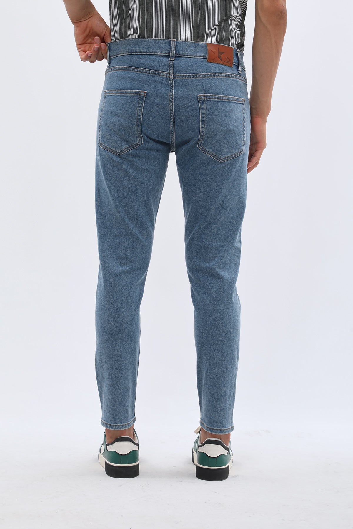 JEANSPRO Boyfriend Slim Fit Jeans - Light Wash Blue