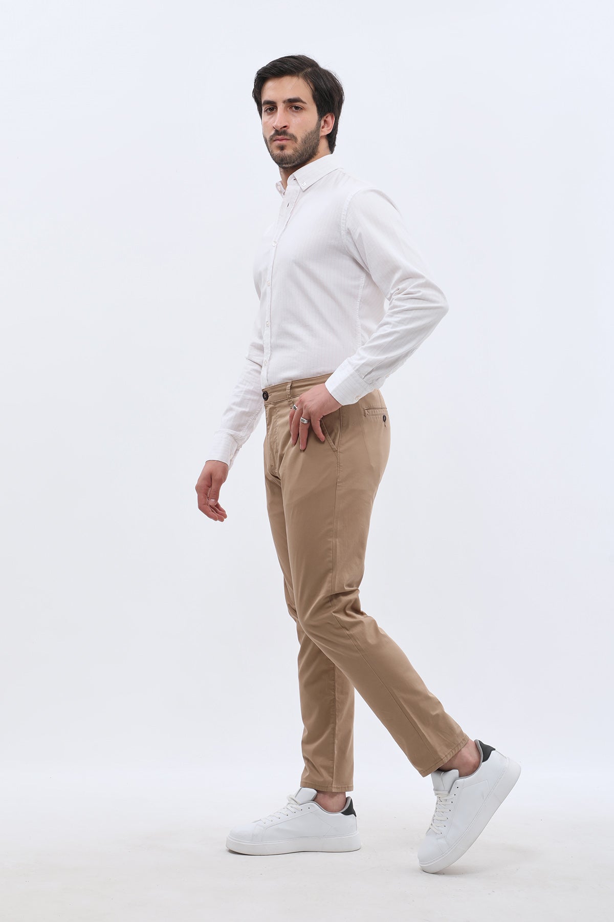 بنطلون كتان Slim Fit من JEANSPRO - لون رملي