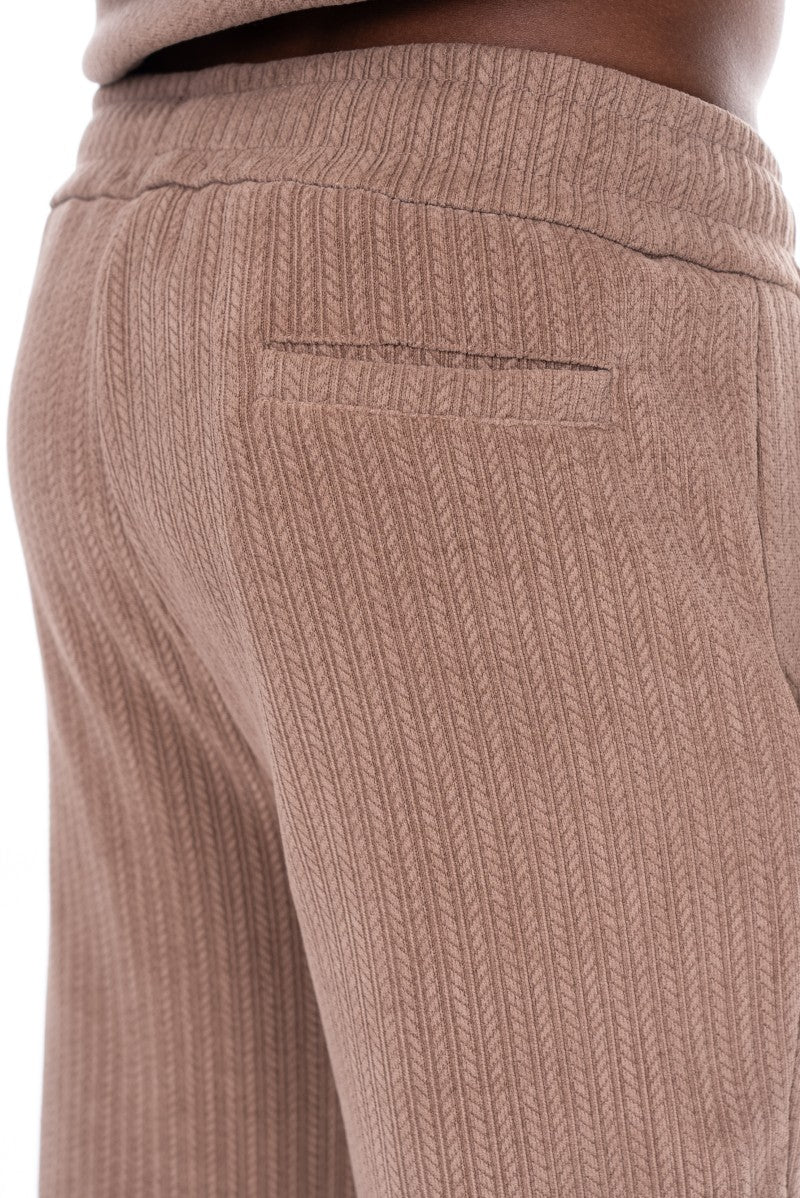 طقم سويت شيرت وبنطال رياضي منقوش - بيج