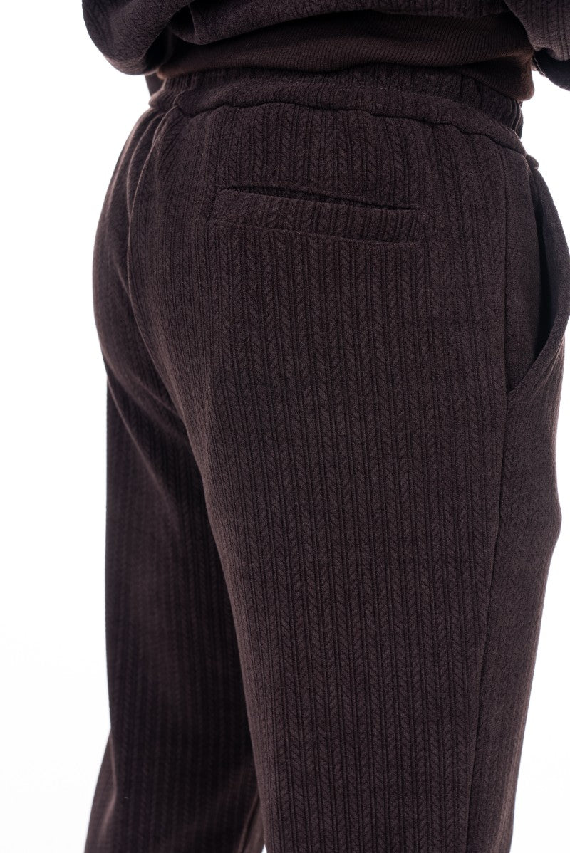 طقم سويت شيرت وبنطال رياضي منقوش - بني