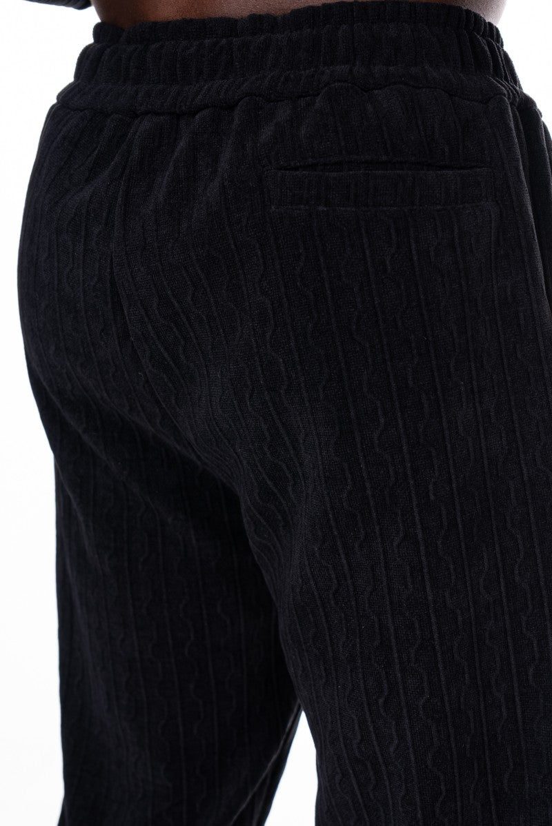 طقم سويت شيرت وبنطال رياضي منقوش - أسود