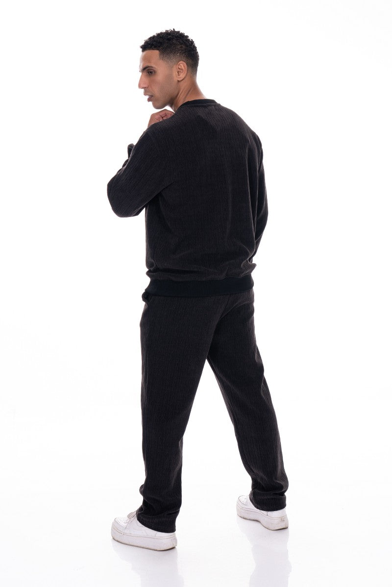 طقم سويت شيرت وبنطال رياضي منقوش - أسود