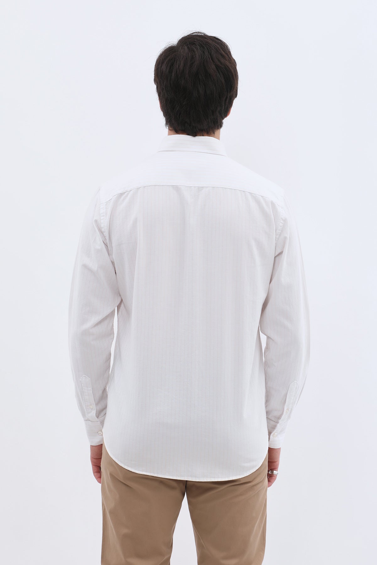 قميص أكسفورد مخطط بقبة بأزرار من SHIRTSPRO - لون بيج