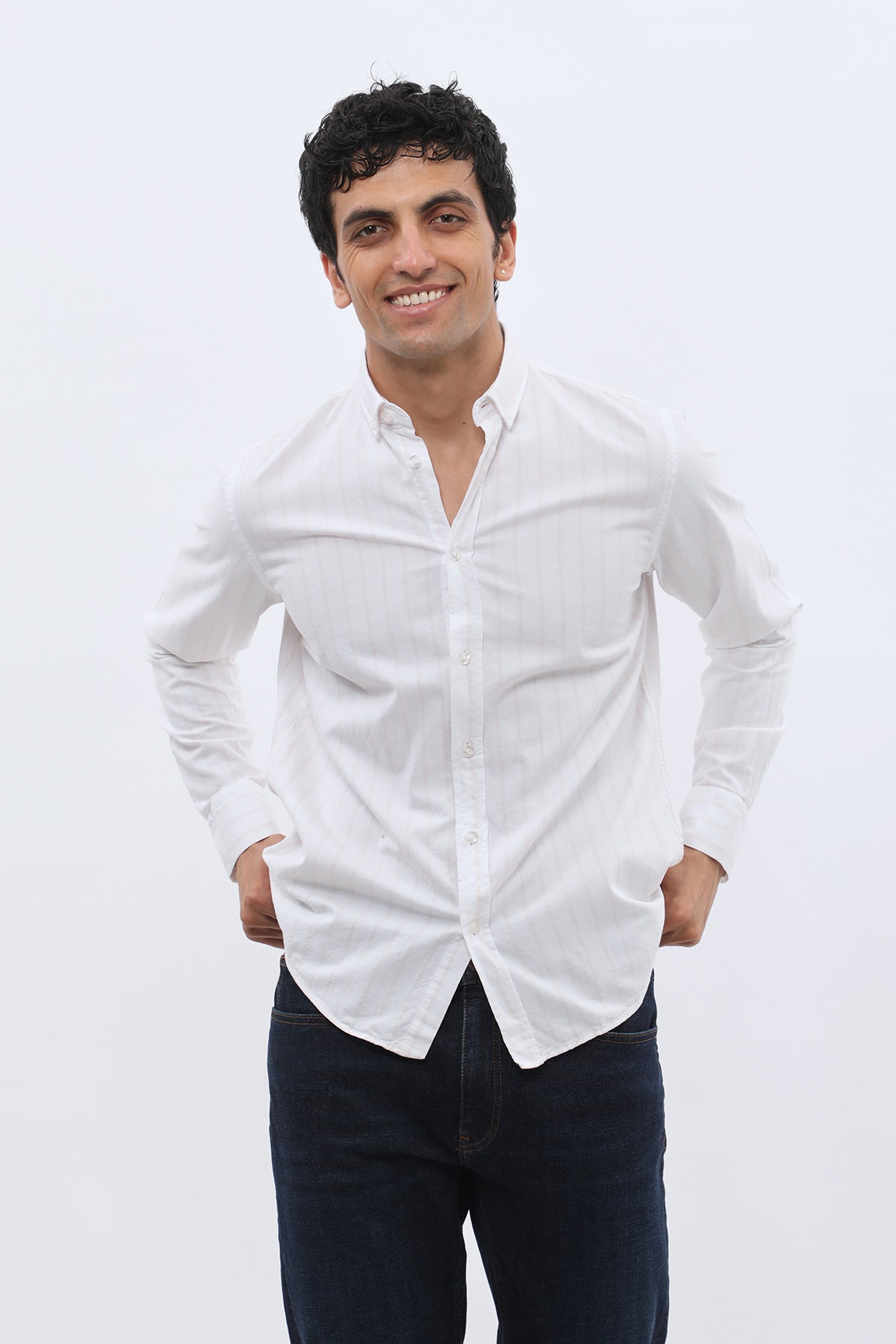 قميص أكسفورد مخطط بقبة بأزرار من SHIRTSPRO - لون بيج