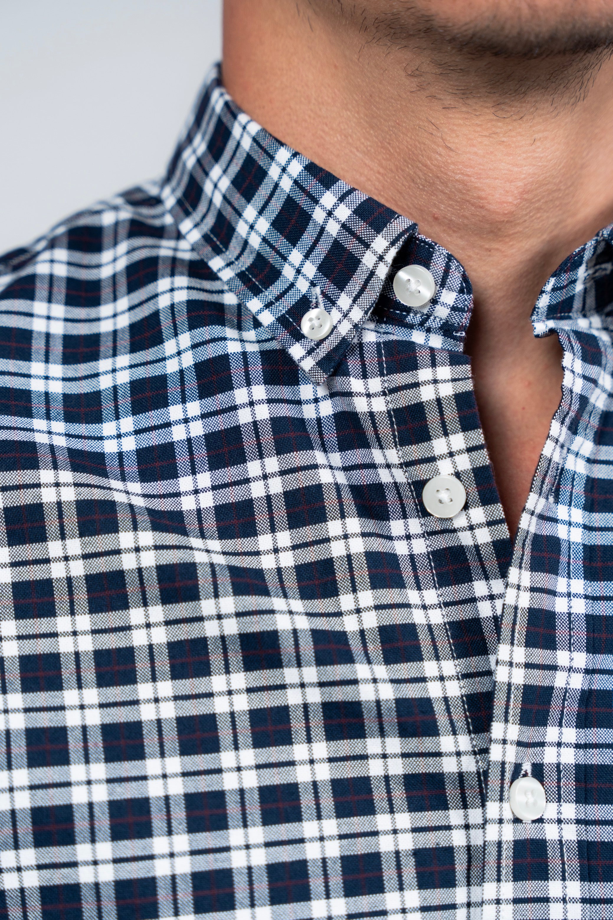قميص كاروهات بقبة بأزرار من SHIRTSPRO - لون نيلي غامق
