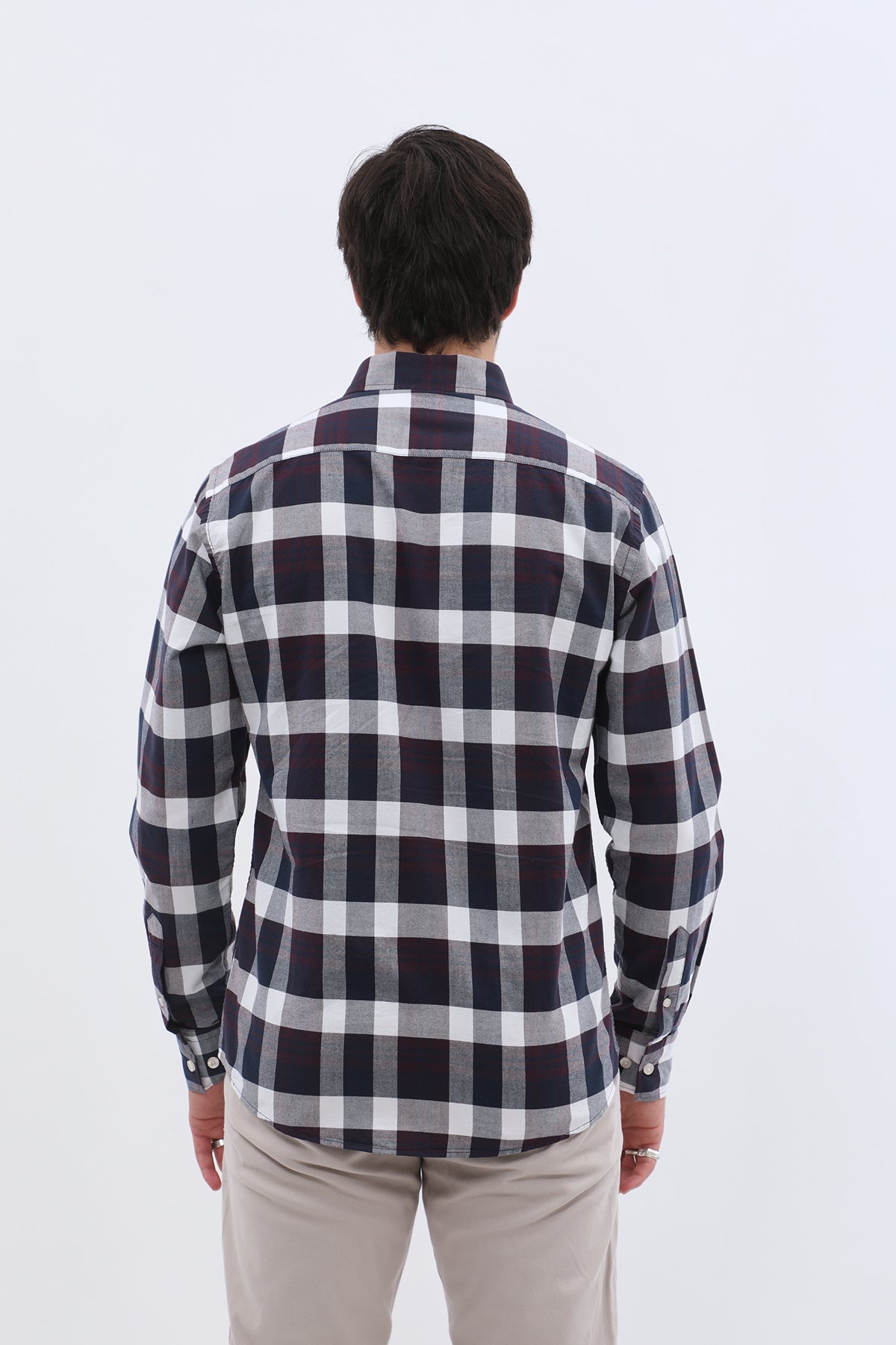 قميص أكسفورد كاروهات بقبة بأزرار من SHIRTSPRO - لون أبيض