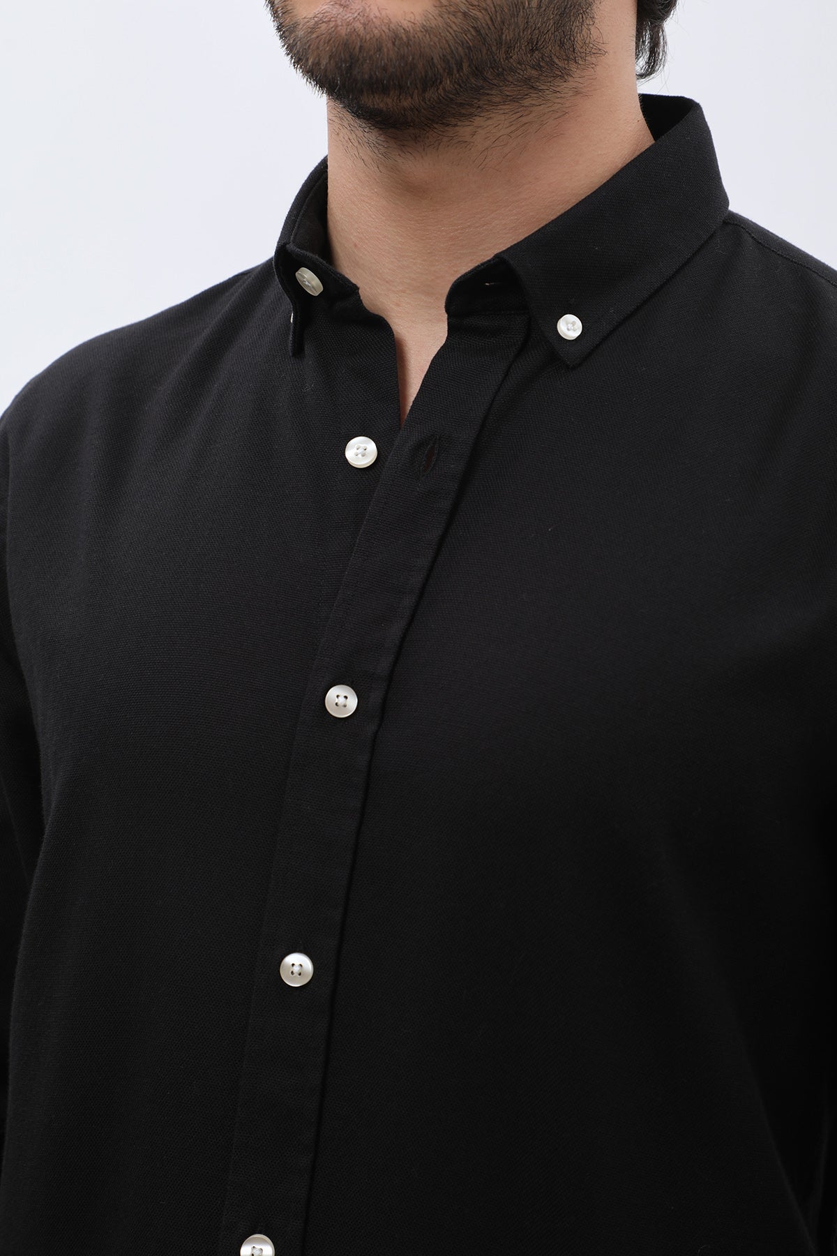قميص باسكت بقبة بأزرار من SHIRTSPRO - لون أسود