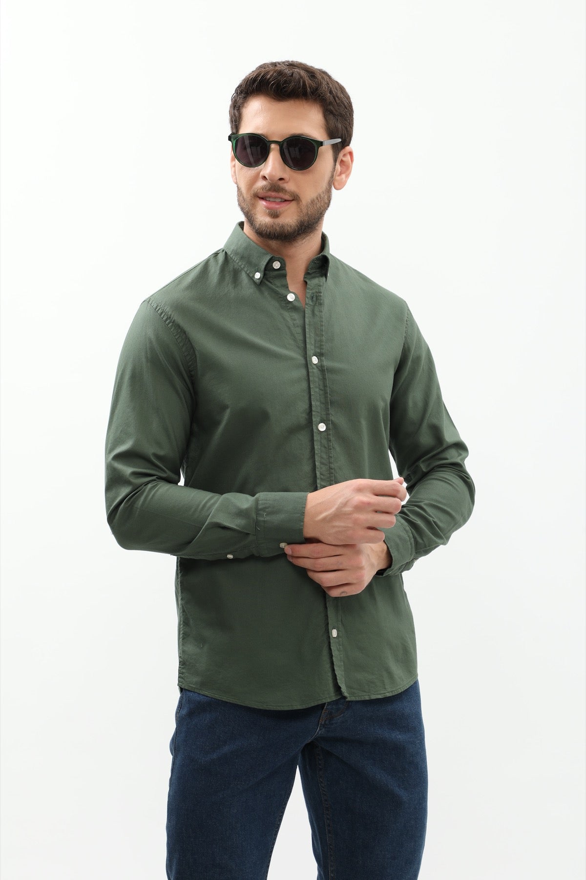 قميص باسكت بقبة بأزرار من SHIRTSPRO - لون أخضر جبلي