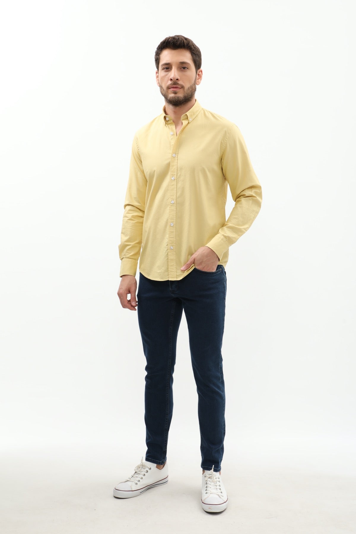 قميص أكسفورد بقبة بأزرار من SHIRTSPRO - لون أصفر باهت