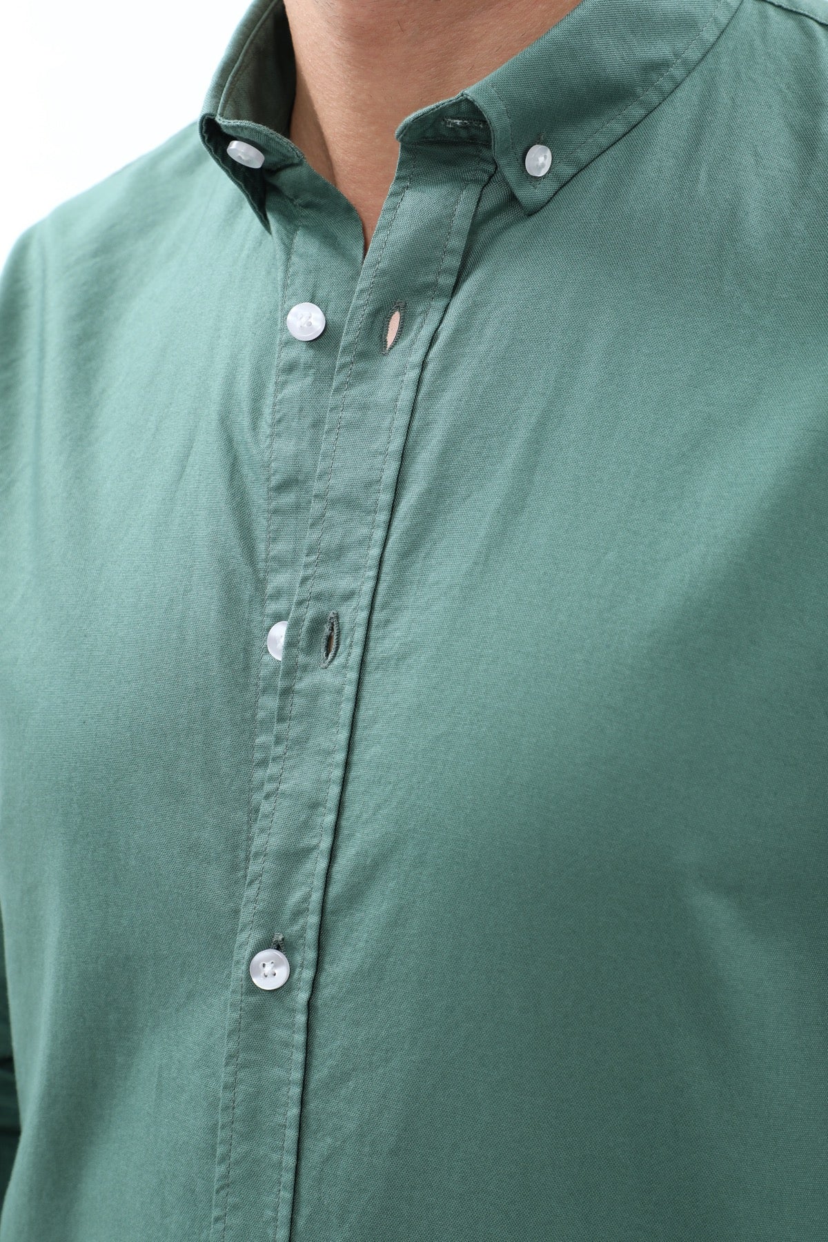 قميص أكسفورد بقبة بأزرار من SHIRTSPRO - لون أخضر رمادي