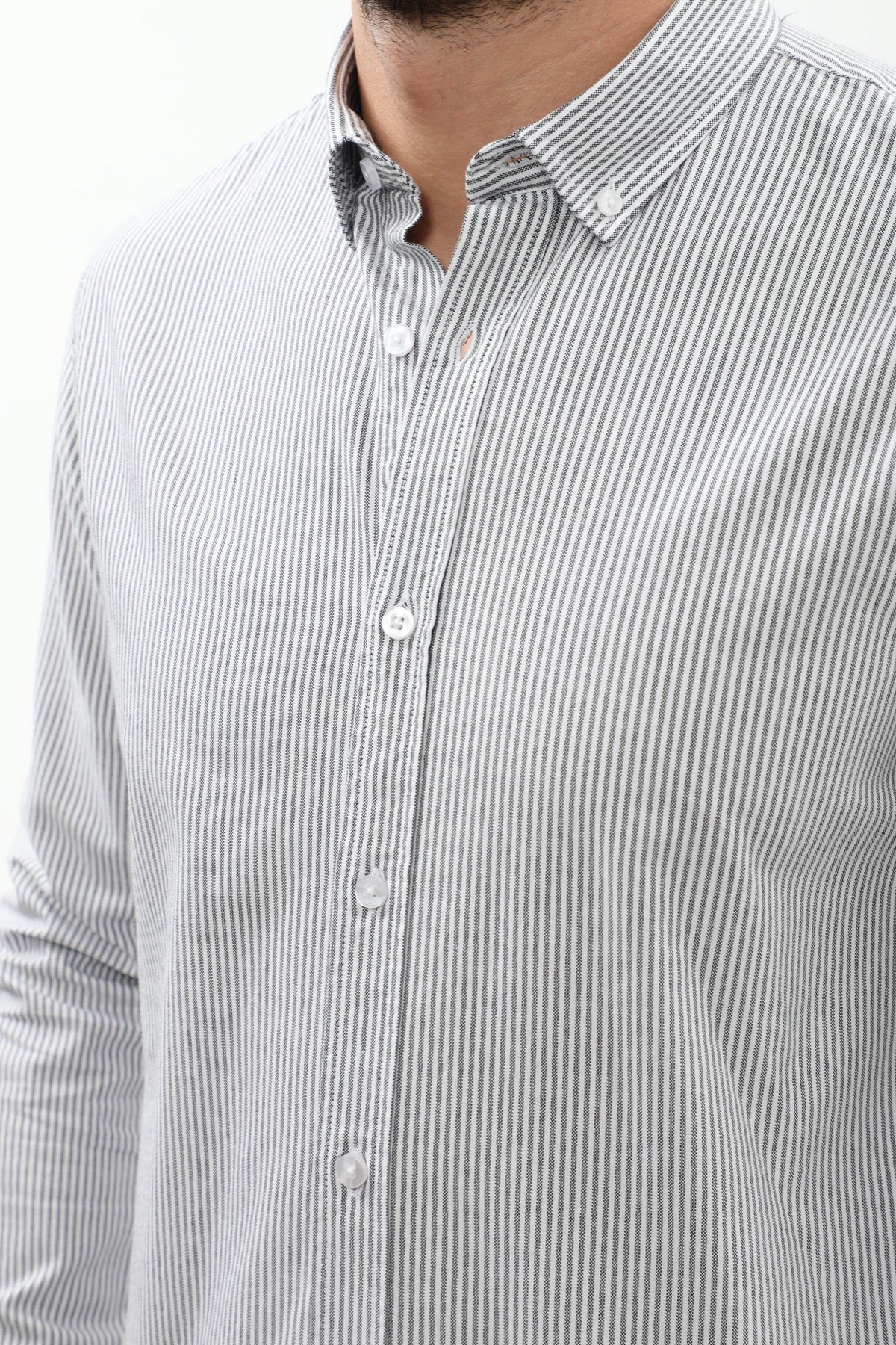 قميص مخطط بقبة بأزرار من SHIRTSPRO - لون أسود