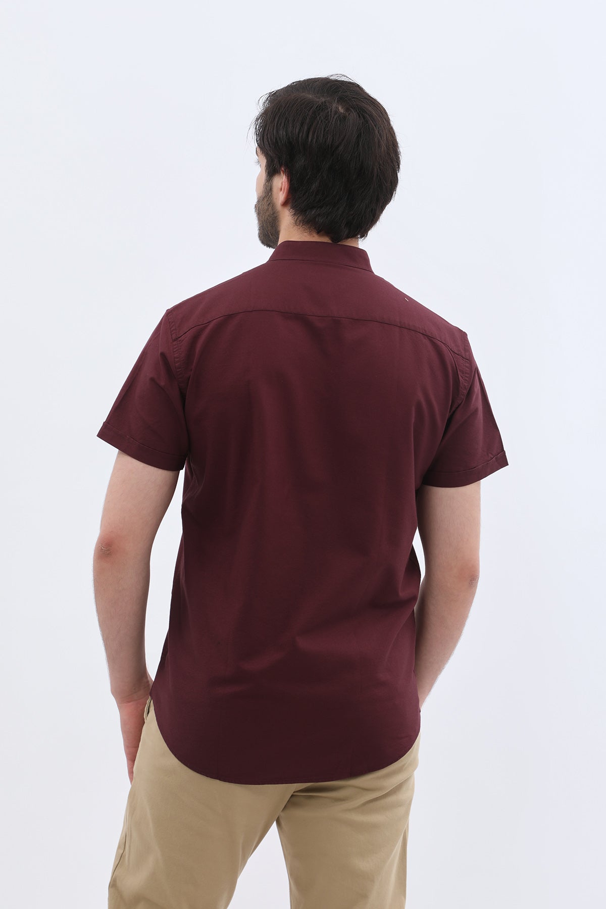 قميص أكسفورد بأكمام قصيرة وقبة ماندارين من SHIRTSPRO - لون أحمر بورجندي غامق