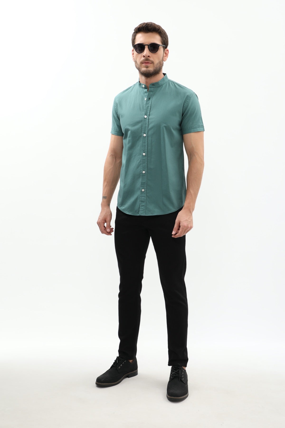 قميص أكسفورد بأكمام قصيرة وقبة ماندارين من SHIRTSPRO - لون أخضر عتيق