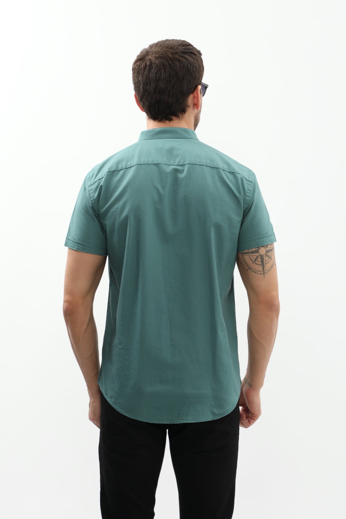 قميص أكسفورد بأكمام قصيرة وقبة ماندارين من SHIRTSPRO - لون أخضر عتيق