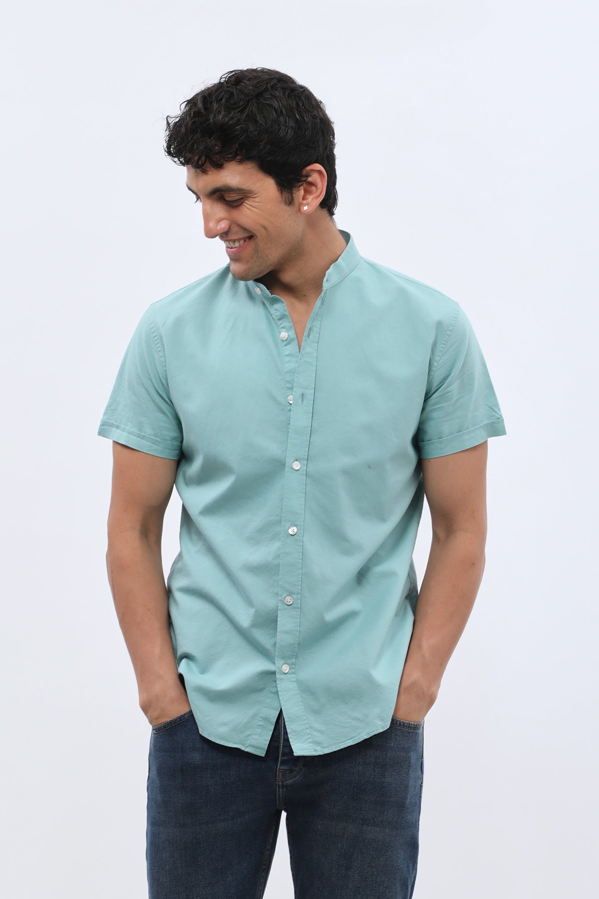 قميص أكسفورد بأكمام قصيرة وقبة ماندارين من SHIRTSPRO - لون فيروزي داكن