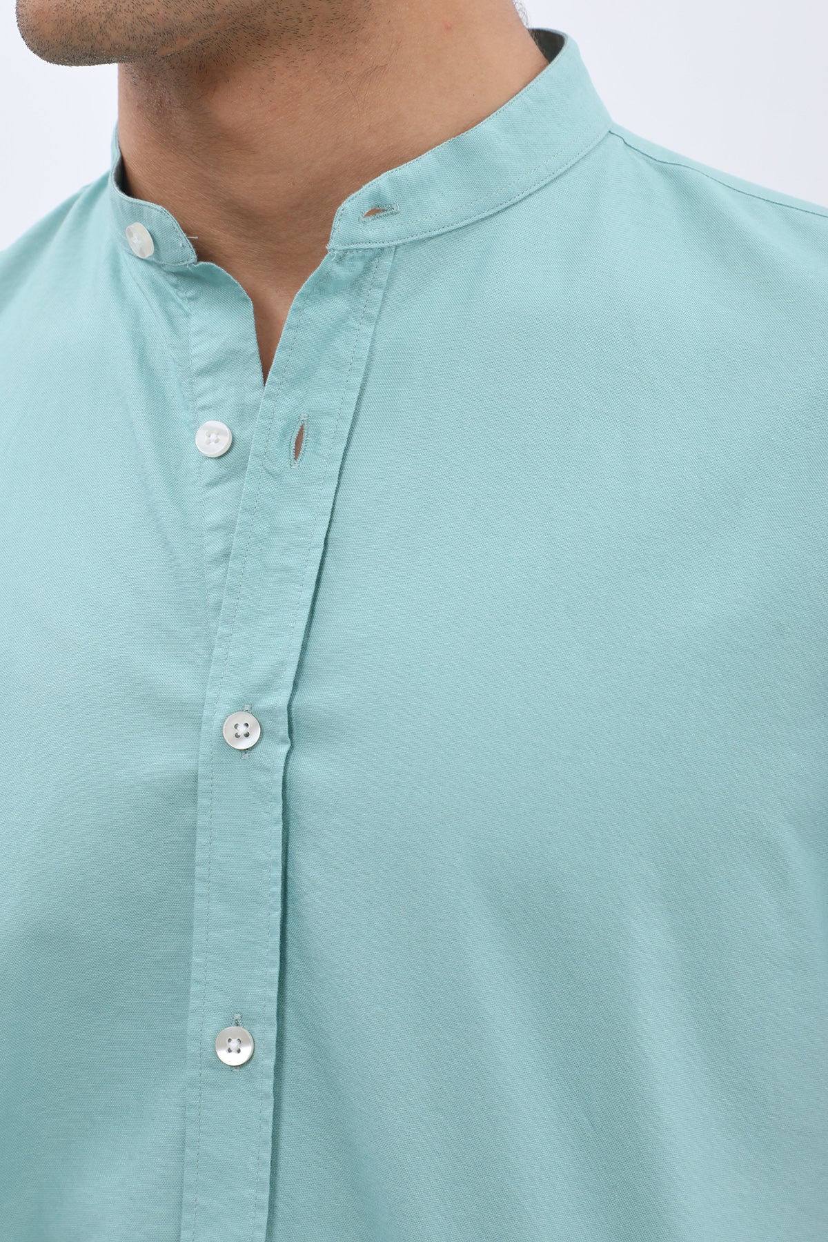 قميص أكسفورد بأكمام قصيرة وقبة ماندارين من SHIRTSPRO - لون فيروزي داكن