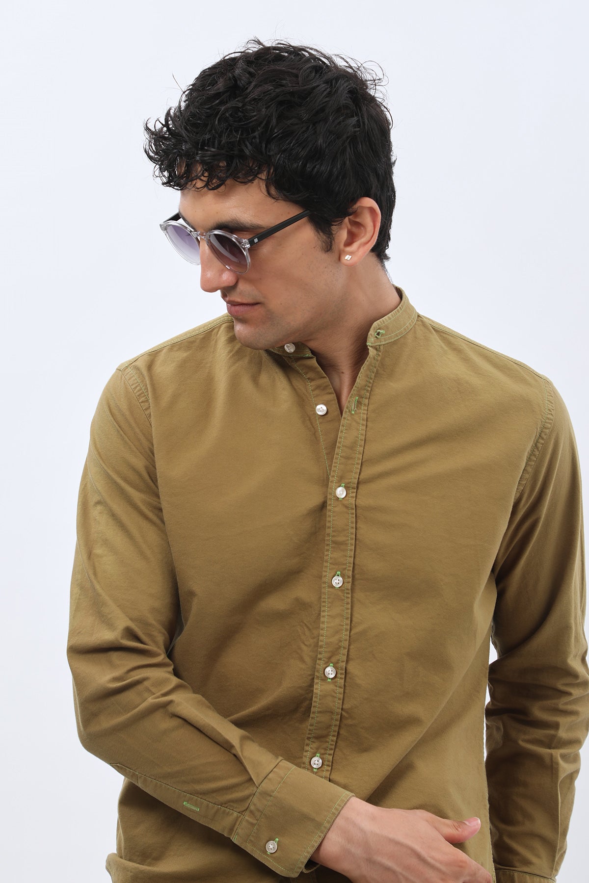 قميص أكسفورد بقبة ماندارين من SHIRTSPRO - لون أخضر