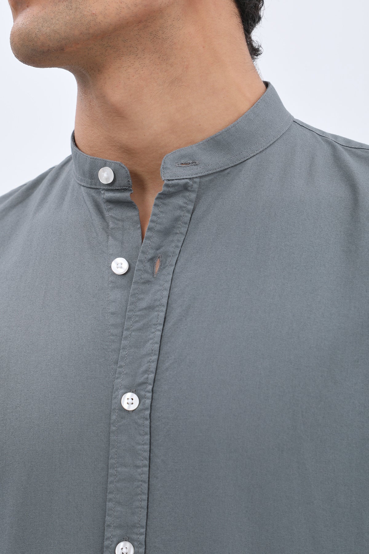 قميص أكسفورد بقبة ماندارين من SHIRTSPRO - لون دخاني