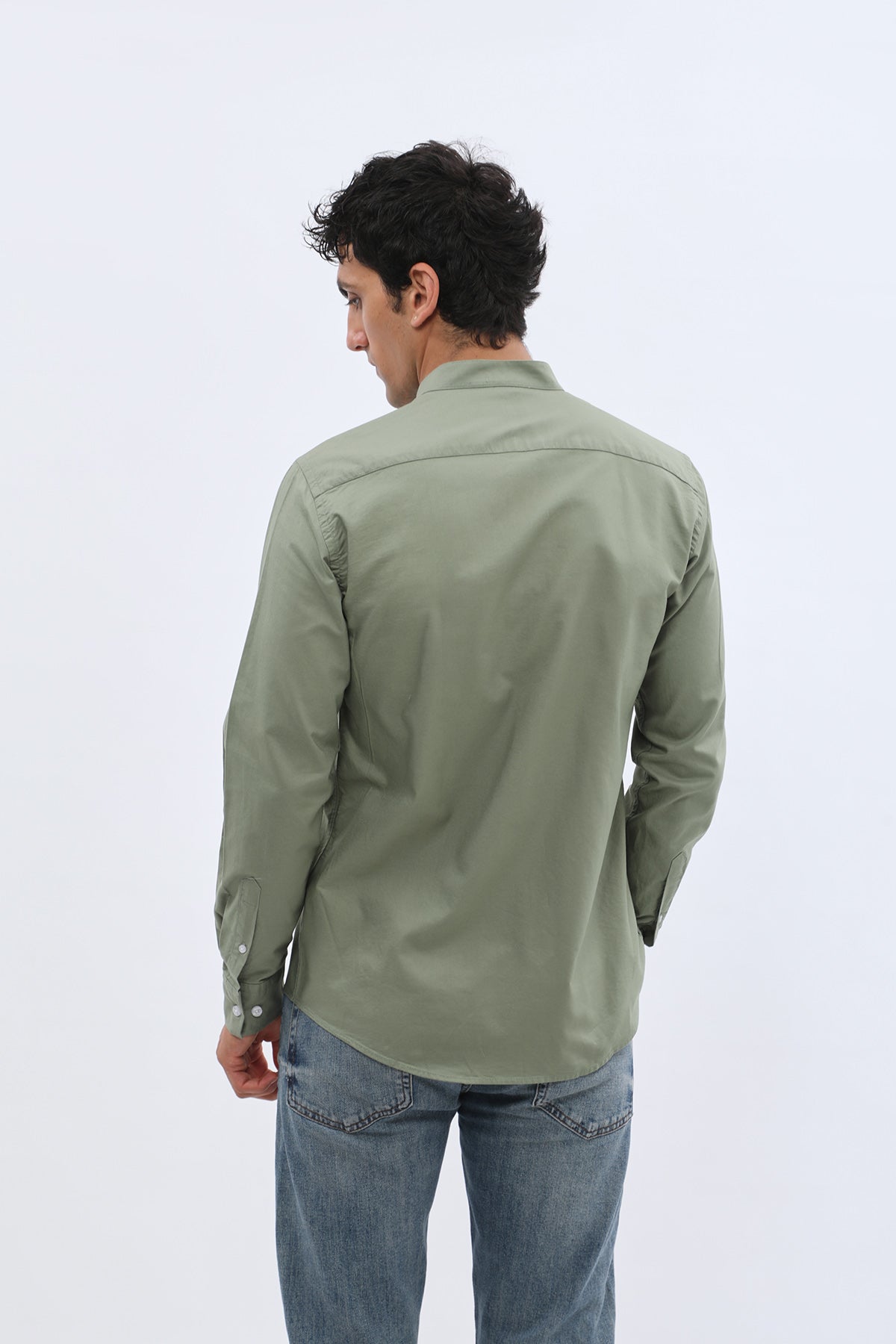 قميص أكسفورد بقبة ماندارين من SHIRTSPRO - لون أخضر زيتوني