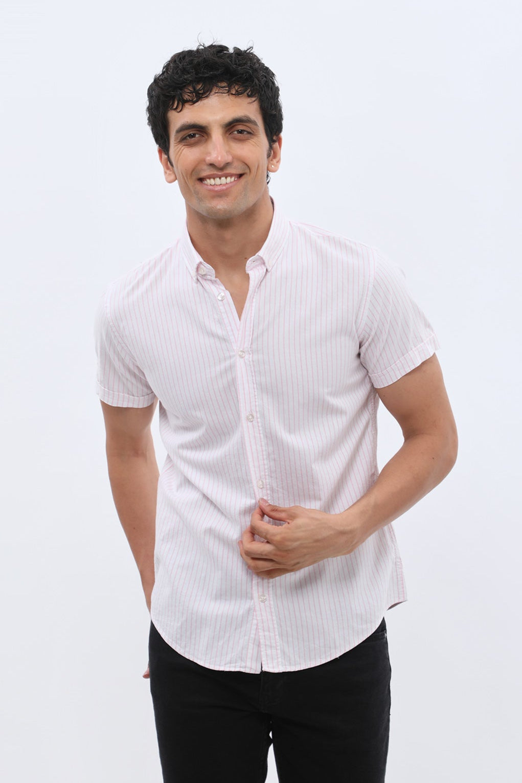 قميص أوكسفورد مخطط بأكمام قصيرة وقبة بأزرار من SHIRTSPRO - لون وردي