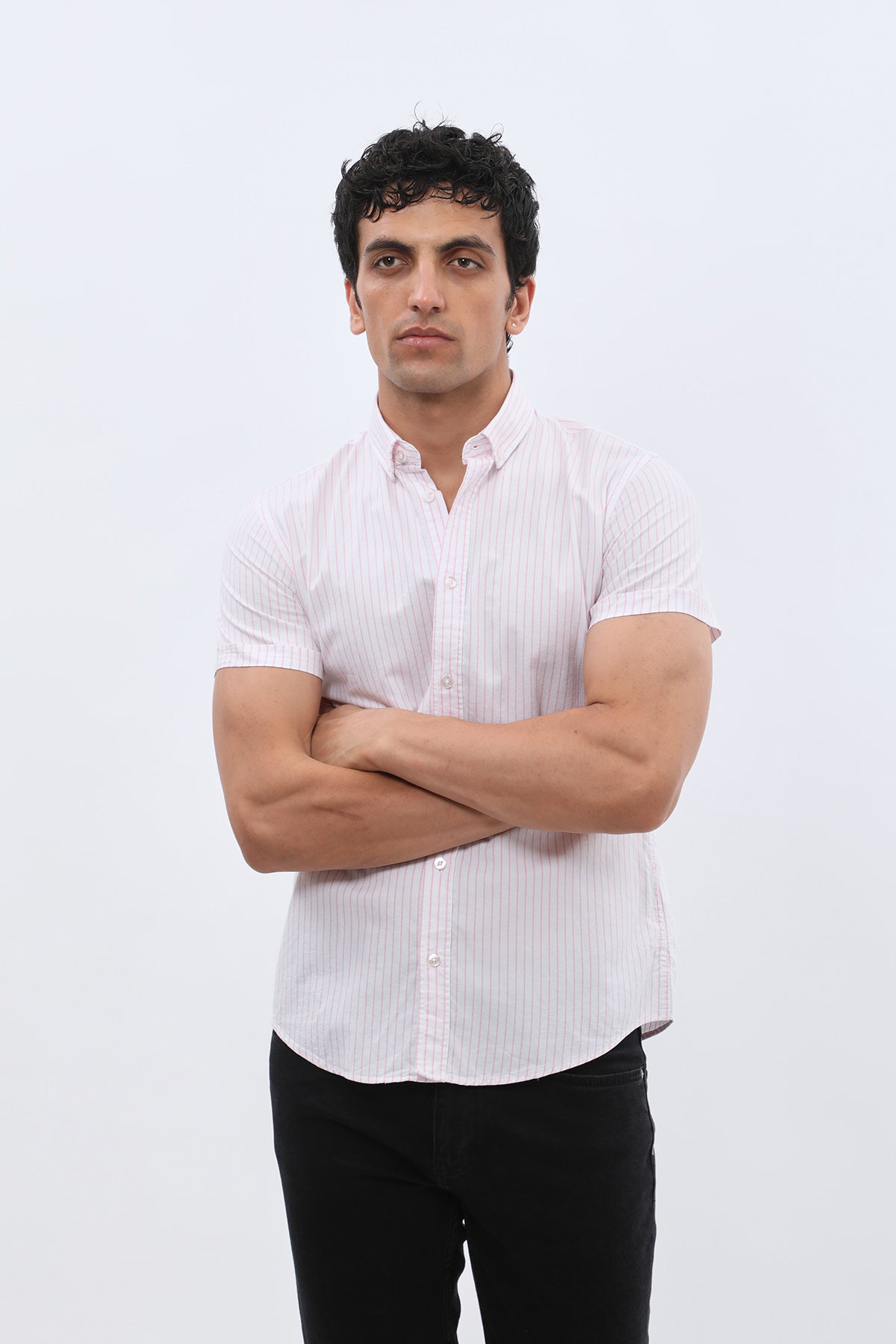 قميص أوكسفورد مخطط بأكمام قصيرة وقبة بأزرار من SHIRTSPRO - لون وردي