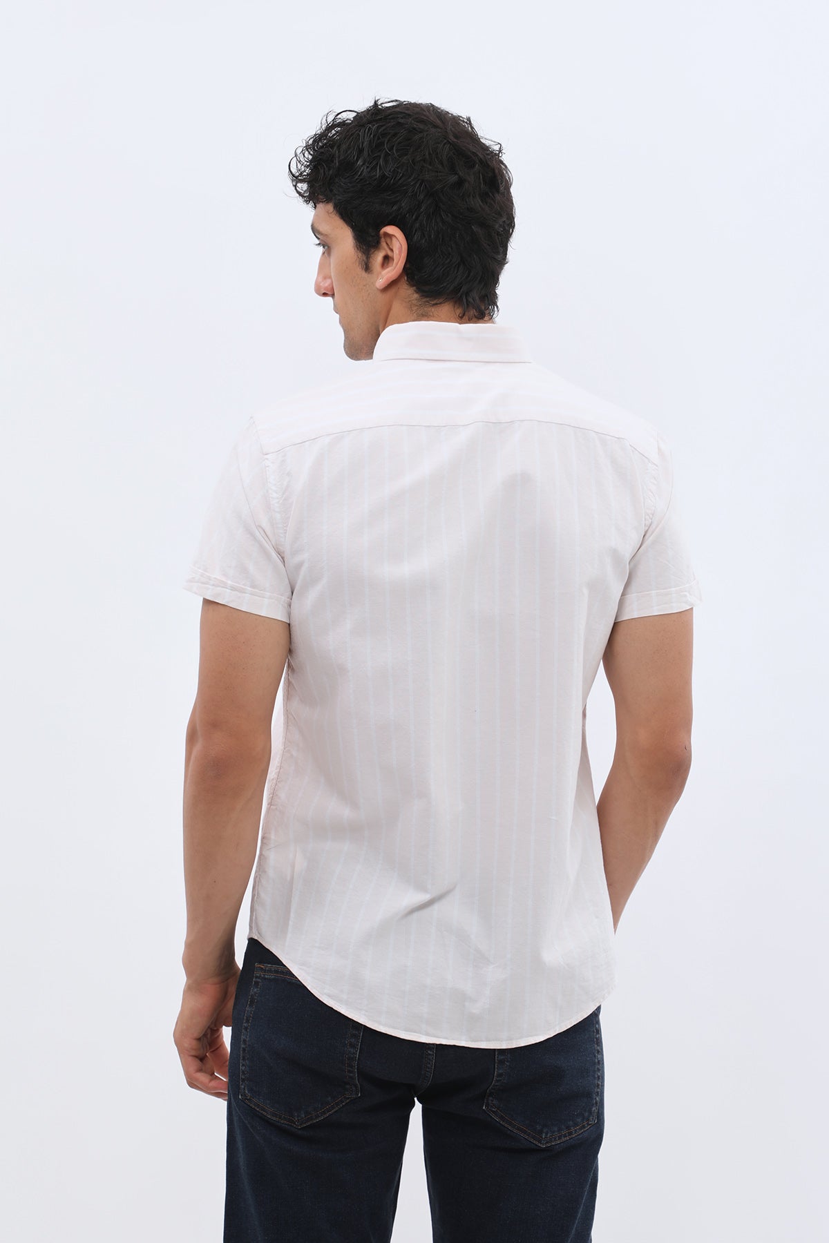 قميص أوكسفورد مخطط بأكمام قصيرة وقبة بأزرار من SHIRTSPRO - لون بيج