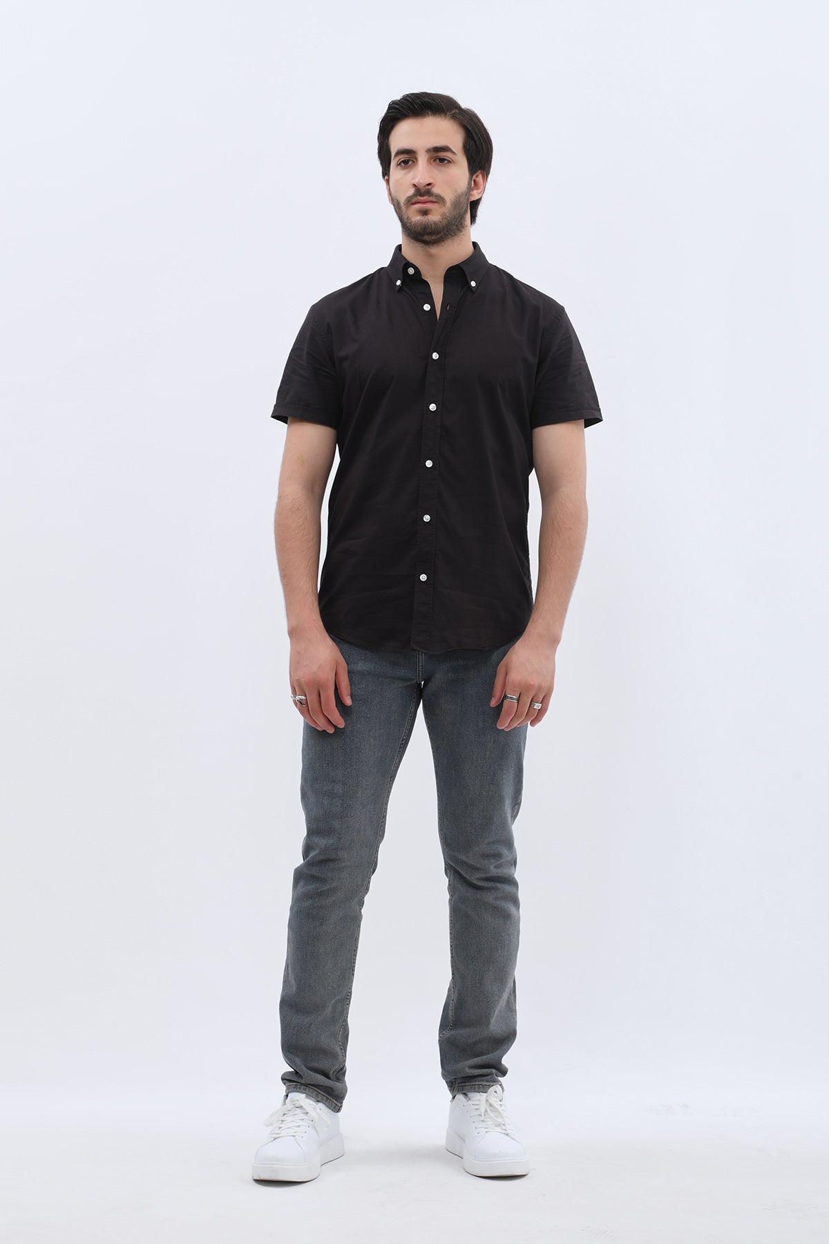 قميص أكسفورد بأكمام قصيرة وقبة بأزرار من SHIRTSPRO - لون أسود