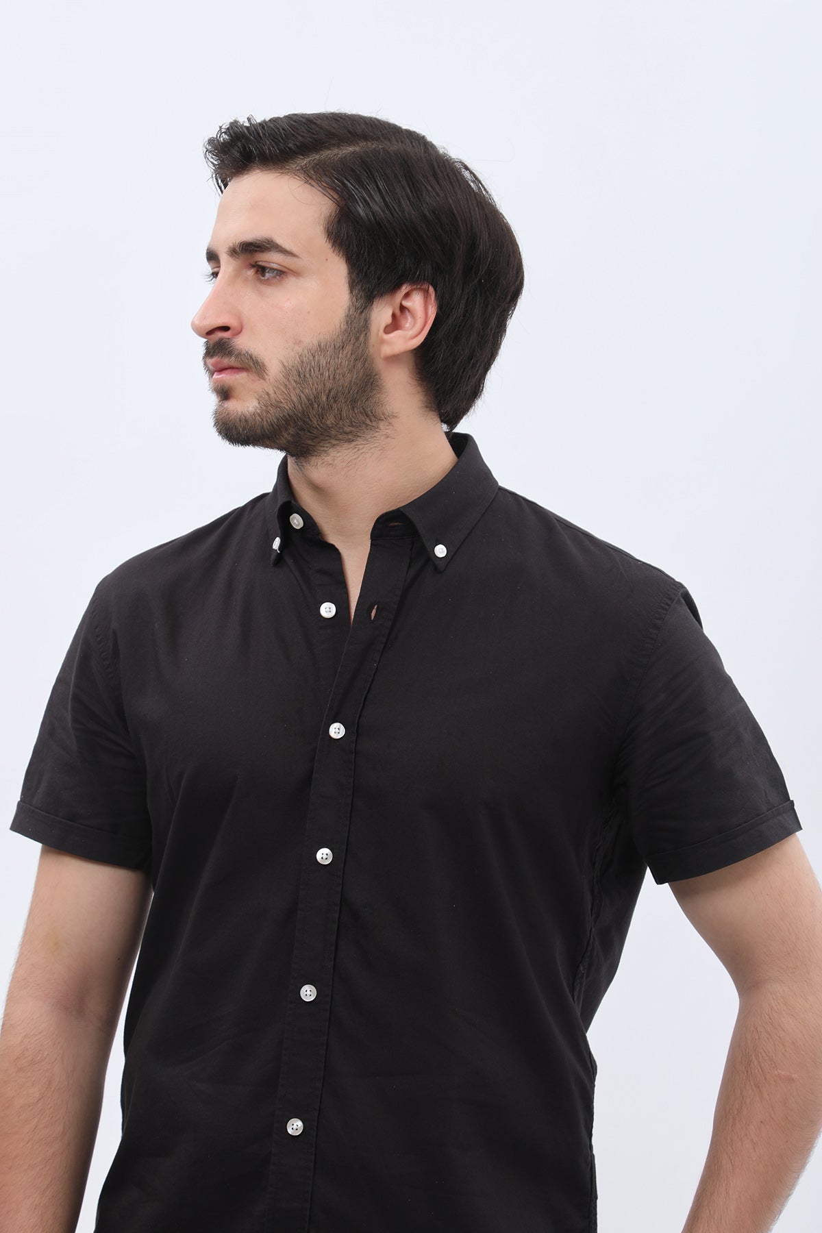 قميص أكسفورد بأكمام قصيرة وقبة بأزرار من SHIRTSPRO - لون أسود